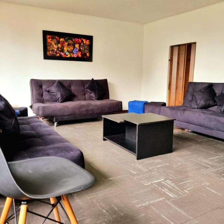 Spacious house in the heart of northern Bogotá - Casa de 4 dormitorios - 1