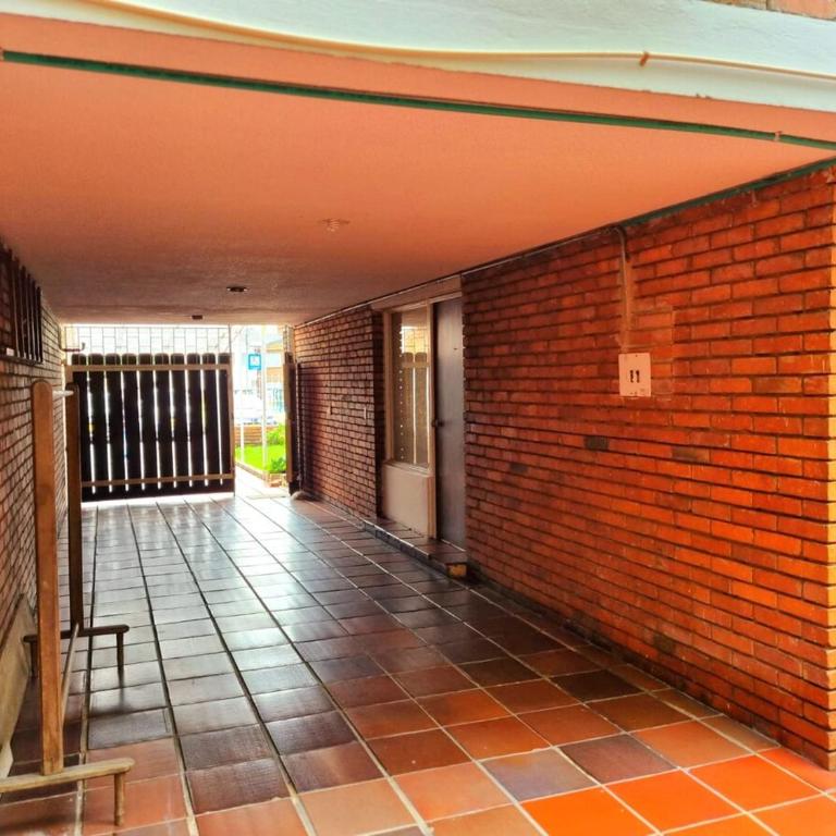 Spacious house in the heart of northern Bogotá - Casa de 4 dormitorios - 2
