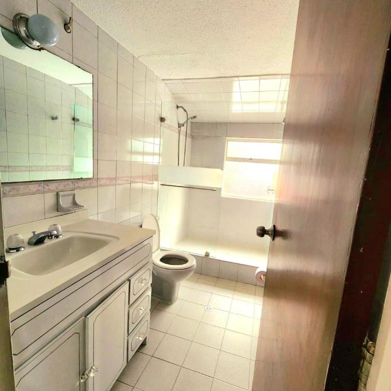 Spacious house in the heart of northern Bogotá - Casa de 4 dormitorios - 9