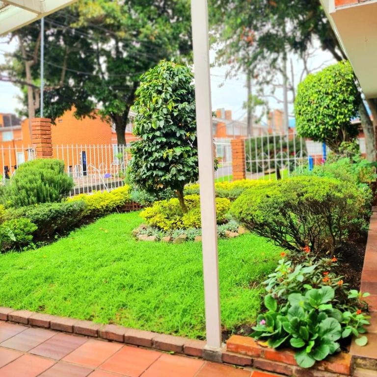 Spacious house in the heart of northern Bogotá - Casa de 4 dormitorios - 15