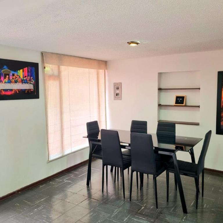 Spacious house in the heart of northern Bogotá - Casa de 4 dormitorios - 19