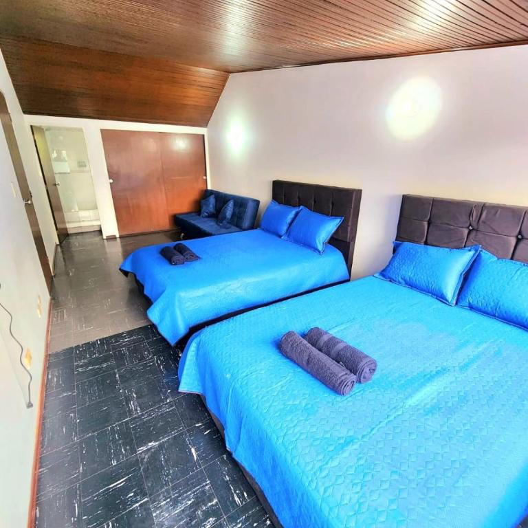 Spacious house in the heart of northern Bogotá - Casa de 4 dormitorios - 22