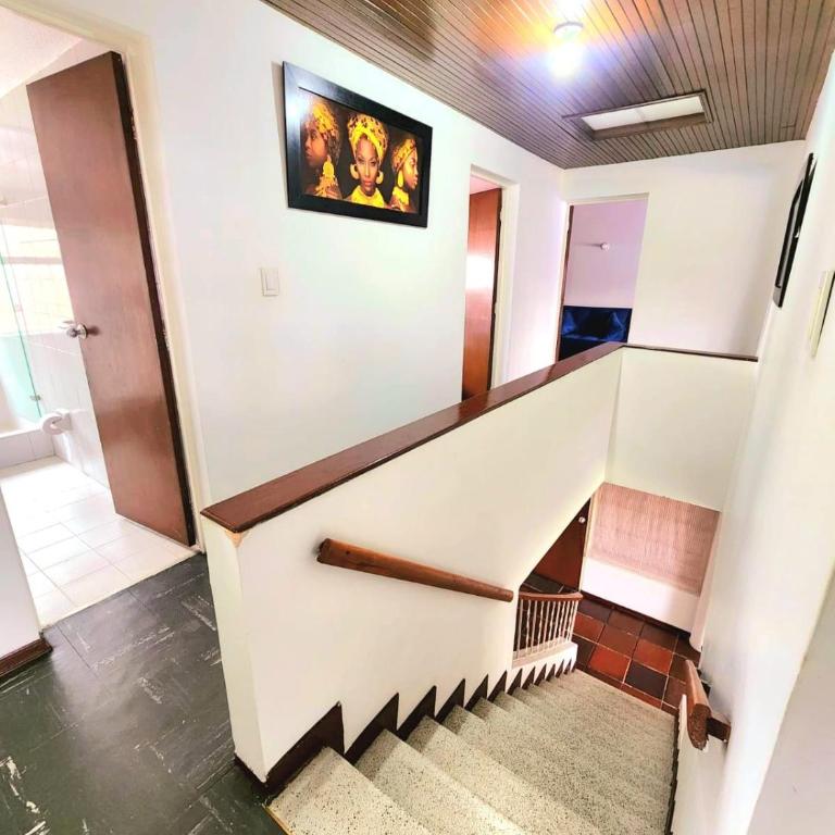 Spacious house in the heart of northern Bogotá - Casa de 4 dormitorios - 29