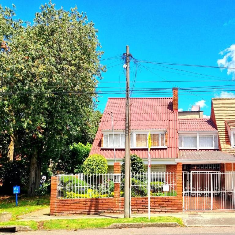 Spacious house in the heart of northern Bogotá - Casa de 4 dormitorios - 45