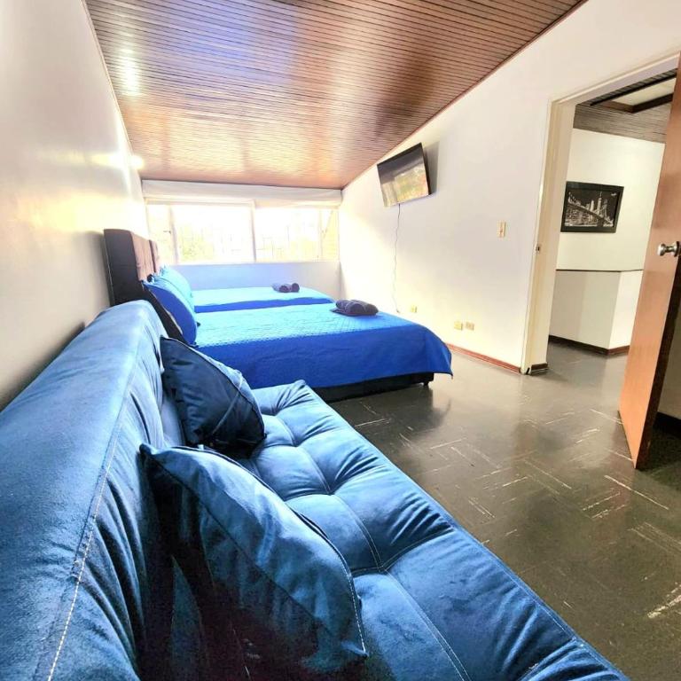 Spacious house in the heart of northern Bogotá - Casa de 4 dormitorios - 56