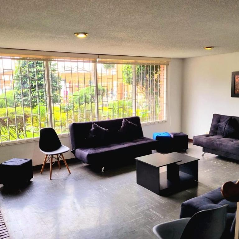 Spacious house in the heart of northern Bogotá - Casa de 4 dormitorios - 58