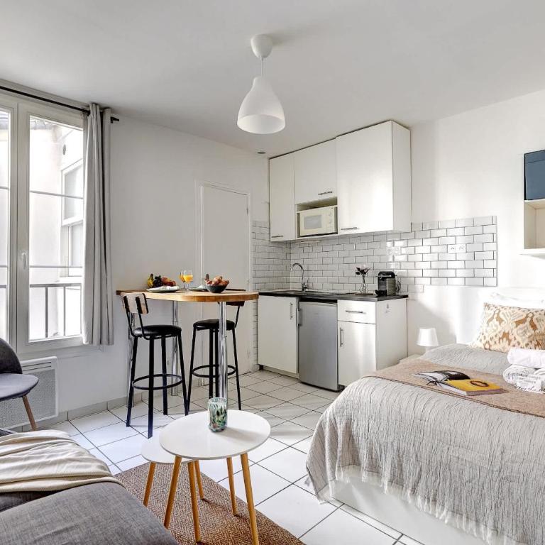 BnBNova - Cozy Stay Near Eiffel Tower & Invalides & Seine - Studio - 1