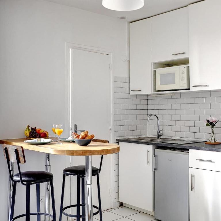 BnBNova - Cozy Stay Near Eiffel Tower & Invalides & Seine - Studio - 8