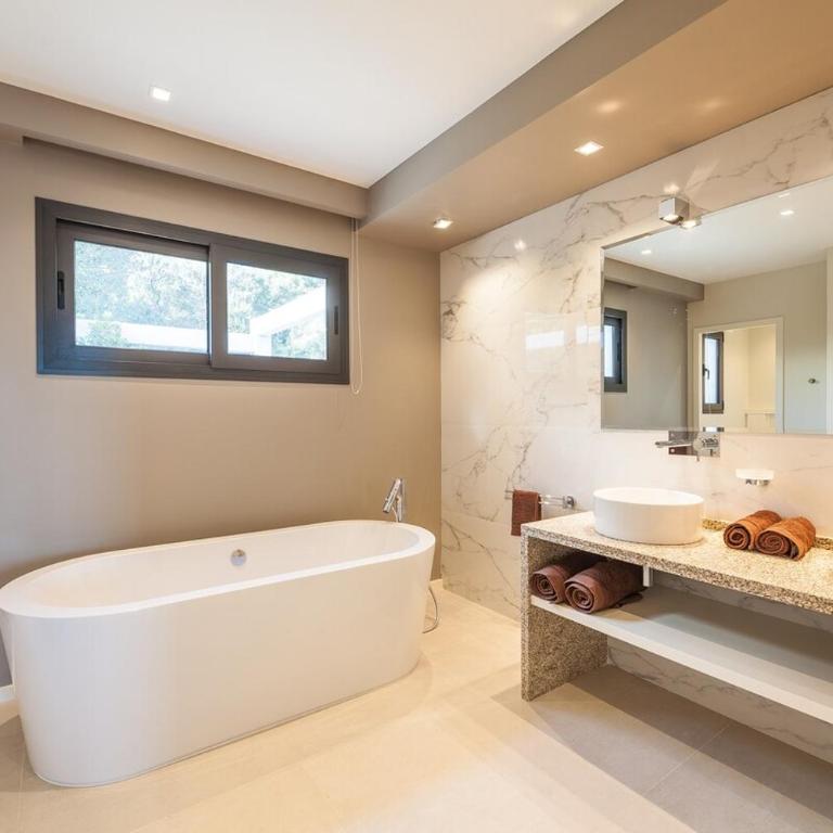 Villa BIANCA 350m2, 5 Suites, Sea View Pool - Villa - 40