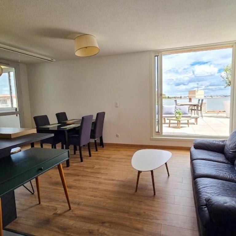 Nouveau Appartement T3 Stellar Rooftop Montpellier - Two-Bedroom Apartment with City View - 4
