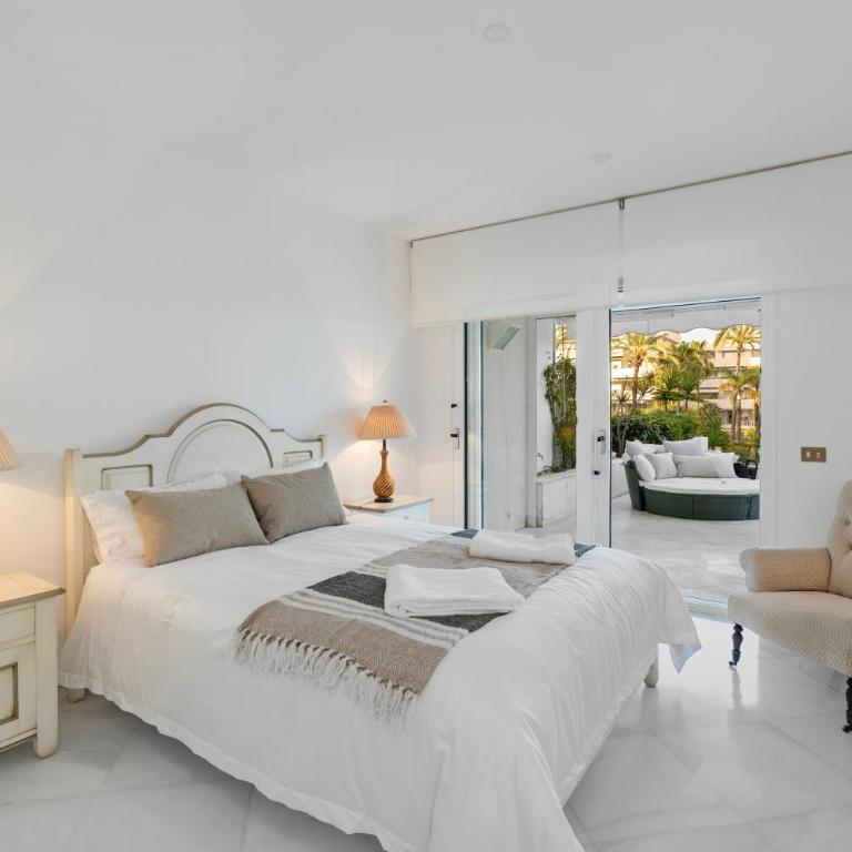Luxury Beachfront Apt with Private Garden & Pool - Apartamento de 3 dormitorios con piscina privada - 6