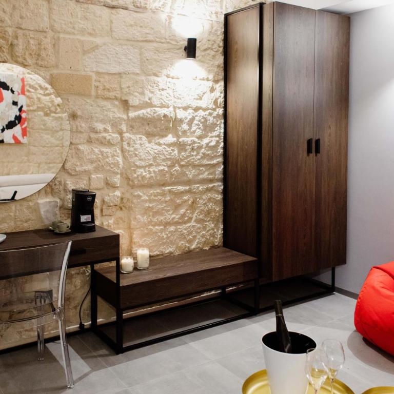 Nicanto Rooms - Junior Suite with Balcony - 6