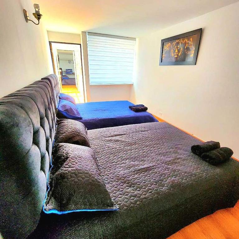Large house minutes from Zona T and Parque la 93 - Six-Bedroom House - 6