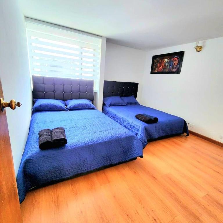 Large house minutes from Zona T and Parque la 93 - Six-Bedroom House - 10