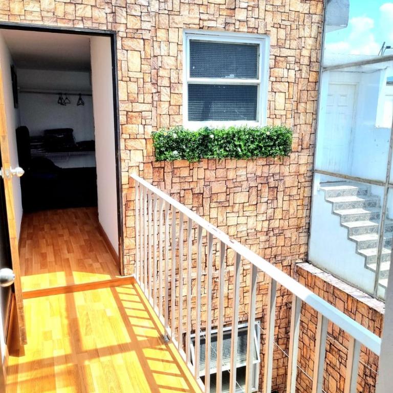 Large house minutes from Zona T and Parque la 93 - Six-Bedroom House - 11