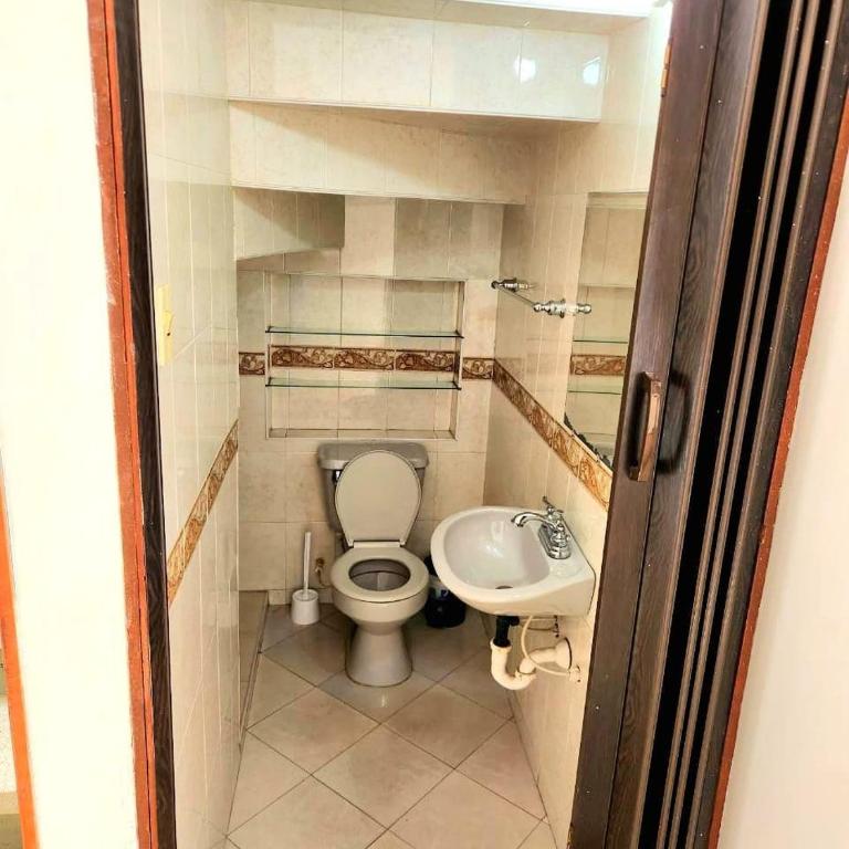Large house minutes from Zona T and Parque la 93 - Six-Bedroom House - 14