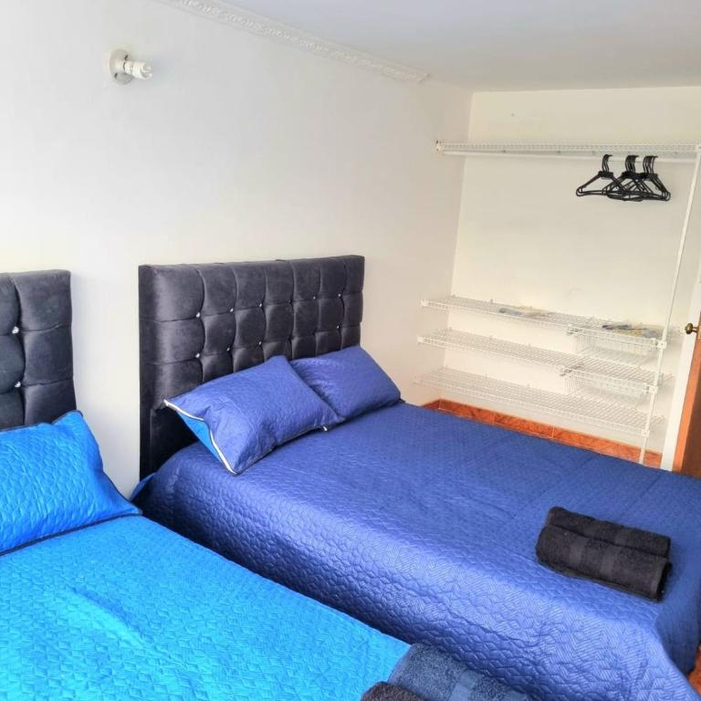 Large house minutes from Zona T and Parque la 93 - Six-Bedroom House - 43