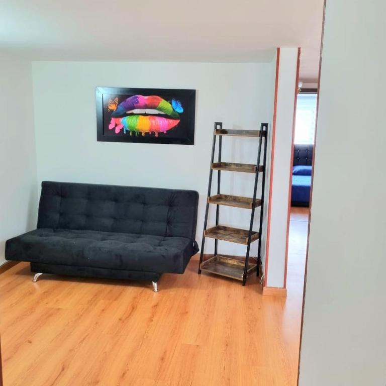 Large house minutes from Zona T and Parque la 93 - Six-Bedroom House - 58