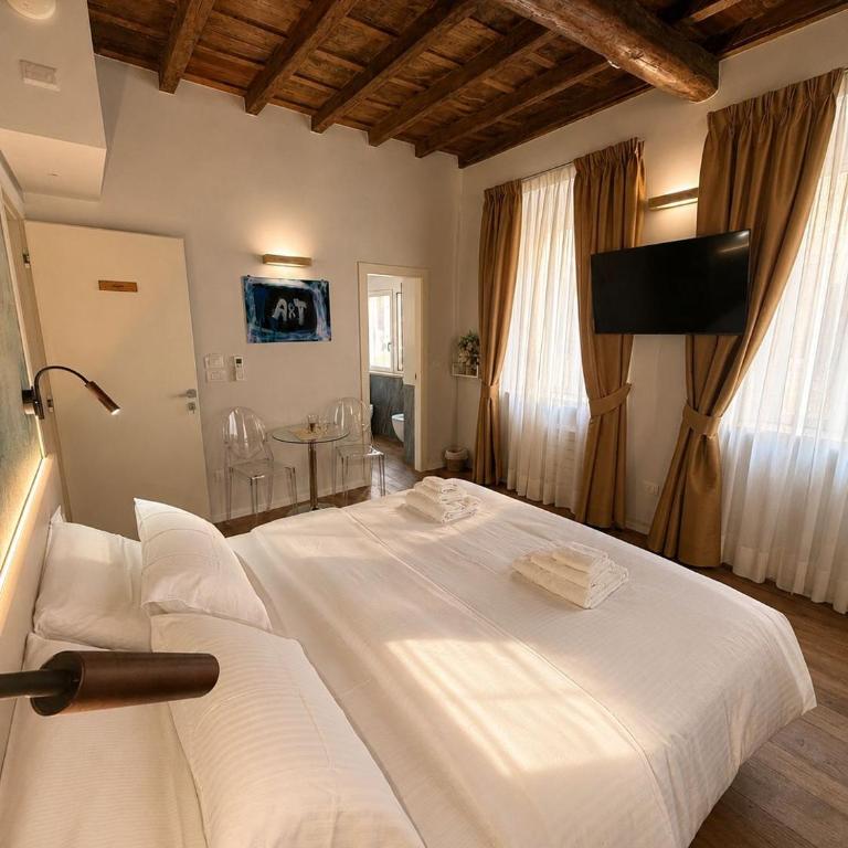 Trevi Steps - Junior Suite - 3