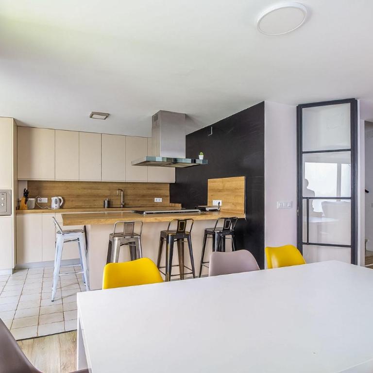 GuestReady - Valdelagrana Spacious: 300m to Beach - Casa - 5