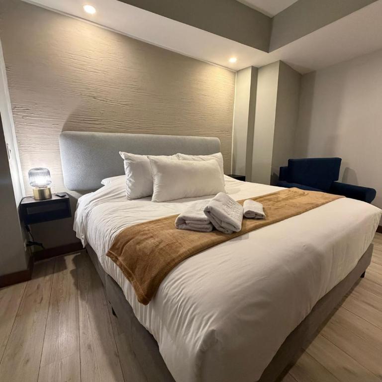 Hotel CasaSue - Deluxe King Suite - 8