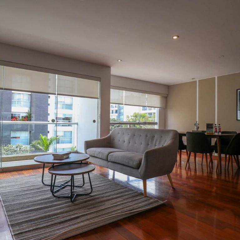 Deluxe 3BR Duplex with Balcony in Miraflores - Apartamento de 3 dormitorios con balcón - 1