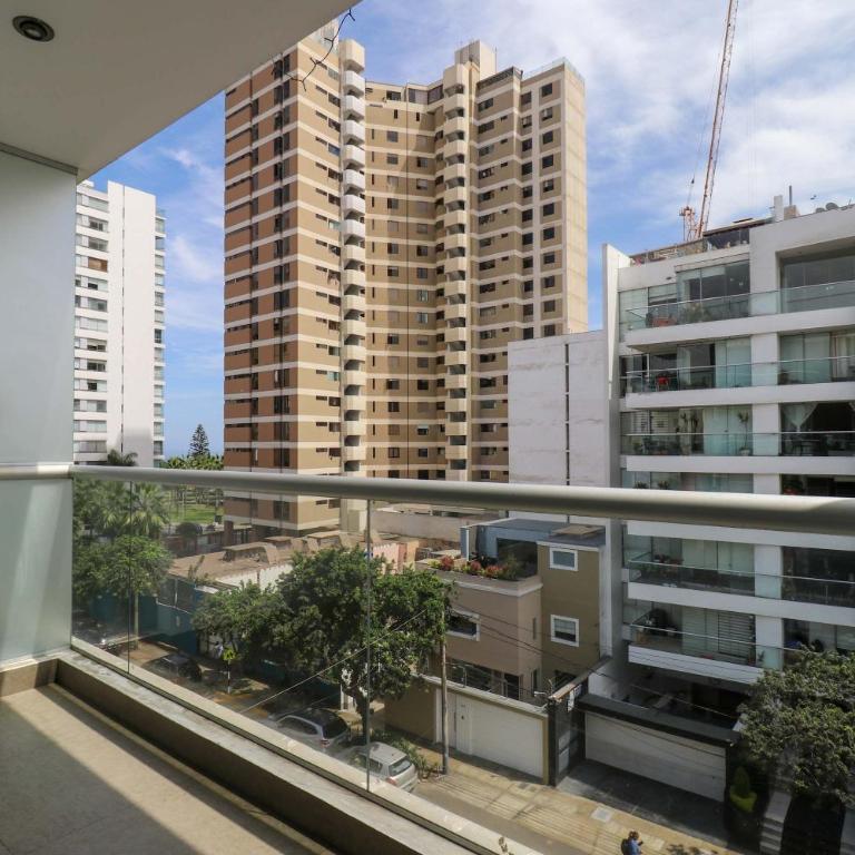 Deluxe 3BR Duplex with Balcony in Miraflores - Apartamento de 3 dormitorios con balcón - 25
