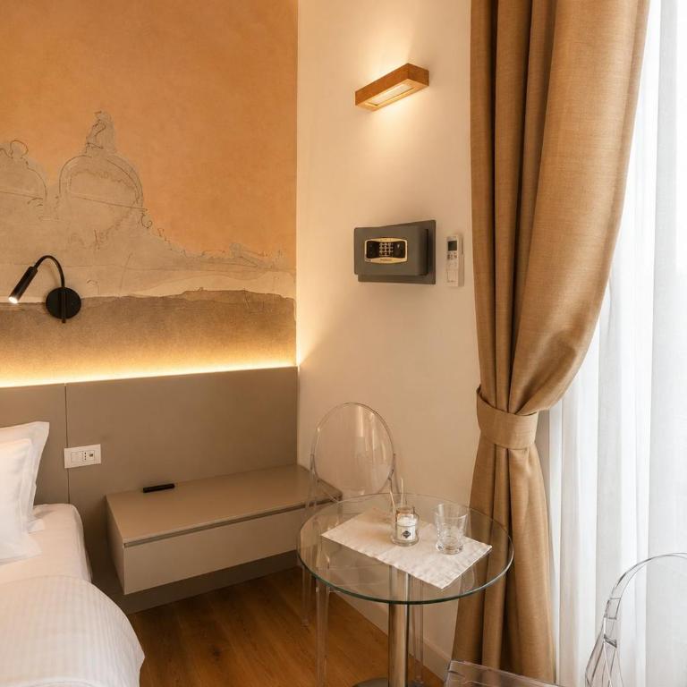 Trevi Steps - Junior Suite Deluxe - 3