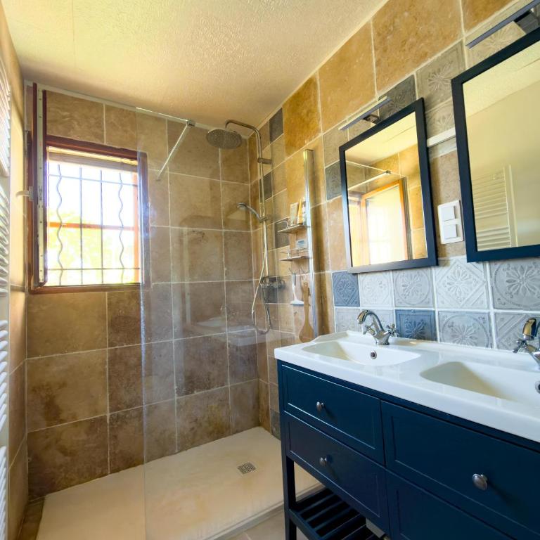 Maison au calme avec jardin et piscine - Maison 4 Chambres - 48