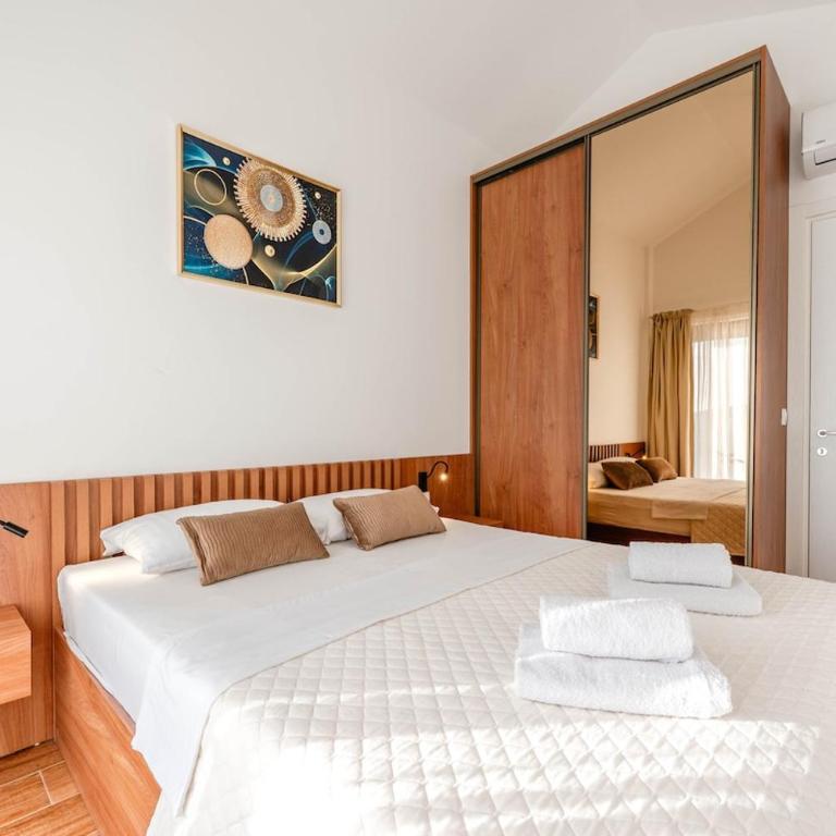 Elegant Seafront Apartment, Top Floor Oasis - Apartman sa 2 Spavaće Sobe - 2