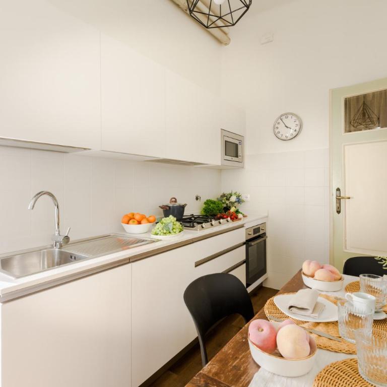 La Casa in Centro - Appartamento con Balcone - 14