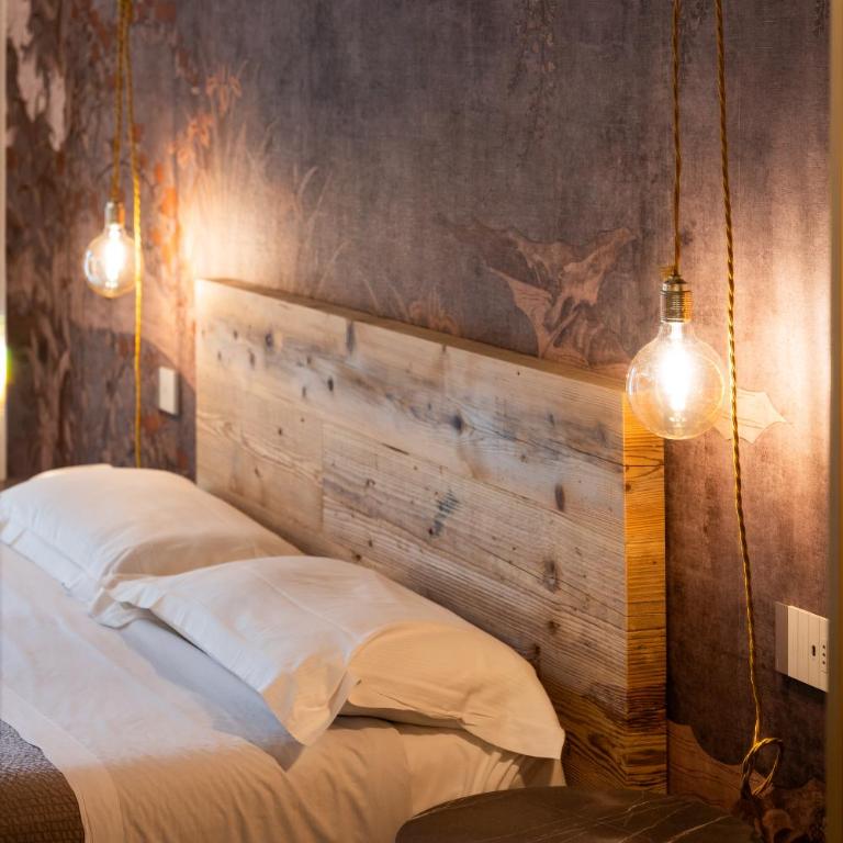 Hotel Vittorio - Premium Double or Twin Room with Partial Lake View and Balcony - 2