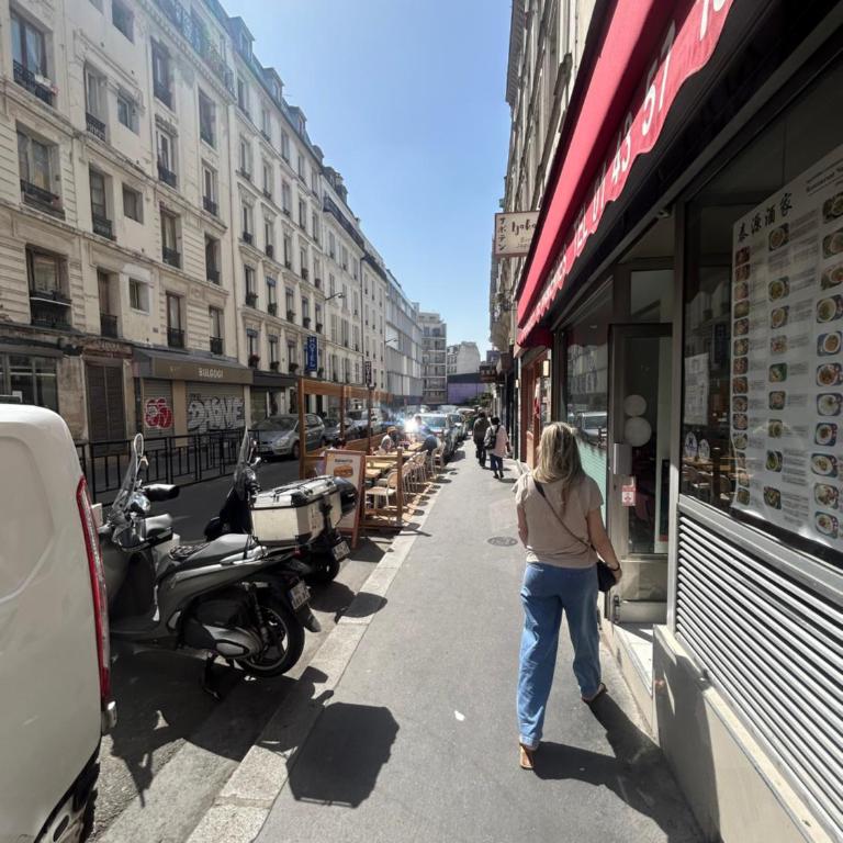 Charmant studio rénové au cœur de Paris 2mn métro - Appartement 1 Chambre - 12
