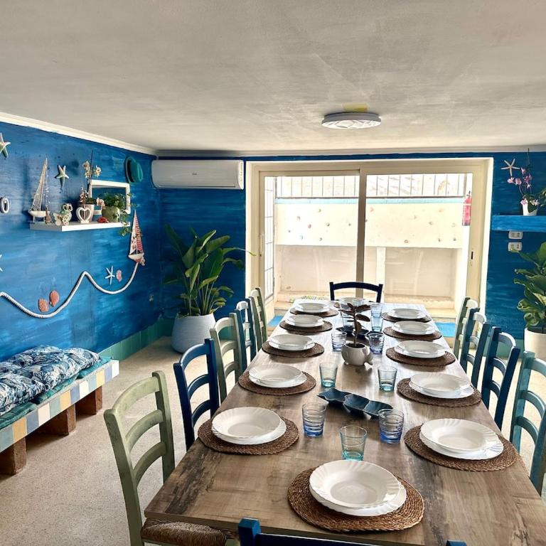 6 Ensuite Rooms, 100m from the Beach - Villa - 2
