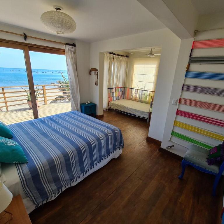 Flamenco Beach House with Pool, a Paradise - Villa - 34