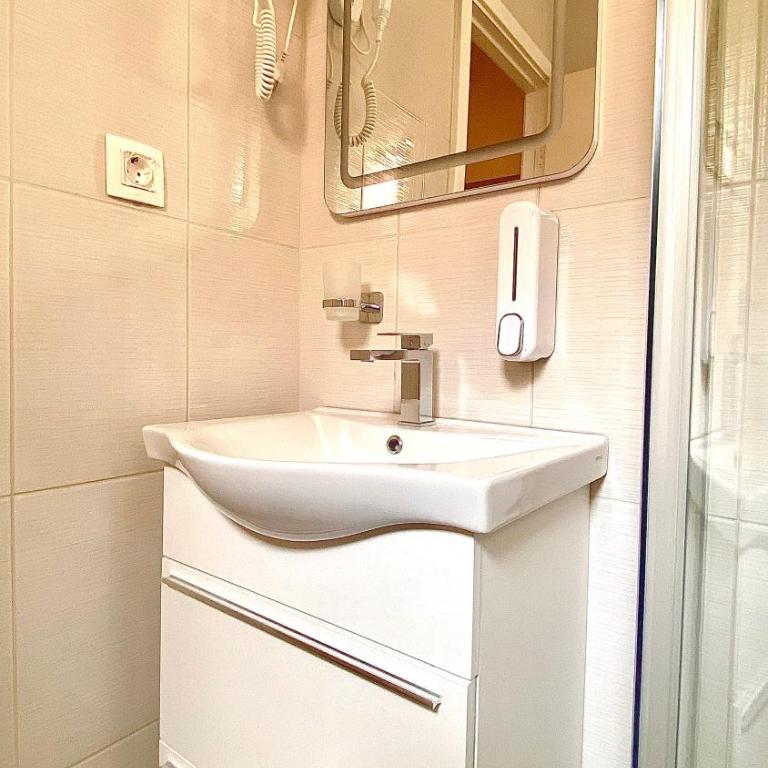 "VILLA DENY" Boutique HOTEL - included "FREE PARKING" - Standard Double Room - 9
