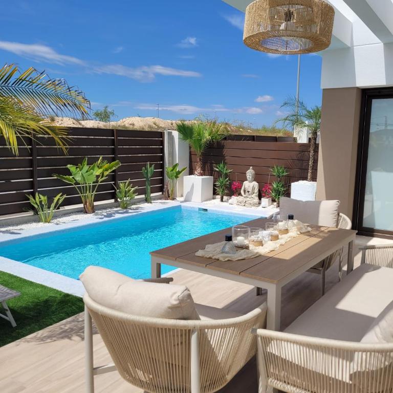 Vistabella Golf - La Casa del Sol de Kirsten - Costa Blanca - Three-Bedroom Villa - 2