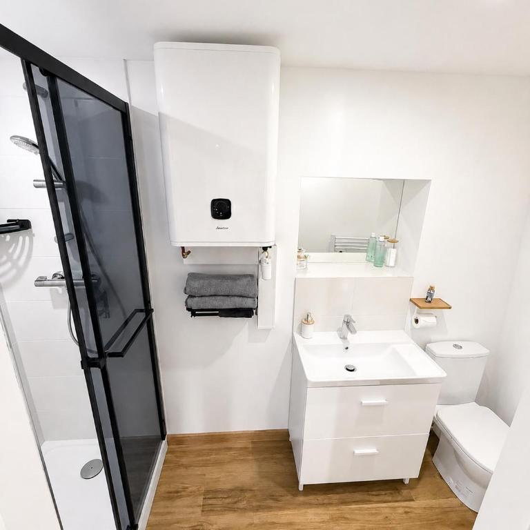 Charmant Studio Neuf Tout Confort- Proche Centre - Appartement 1 Chambre - 3