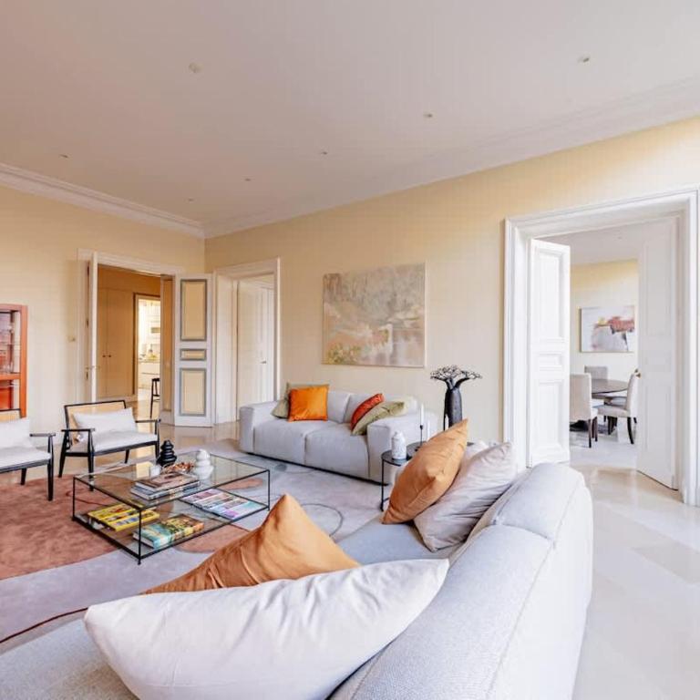 Timeless Elegance in Paris - Appartement 3 Chambres - 17