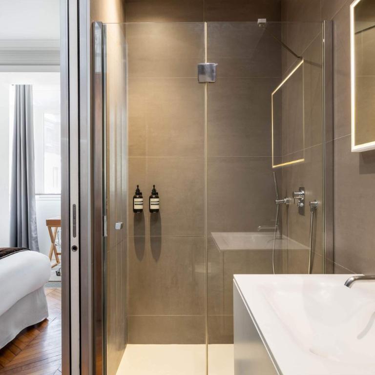 Champs Elysées Stylish Flat 2BR 6PPL - Two-Bedroom Apartment - 10