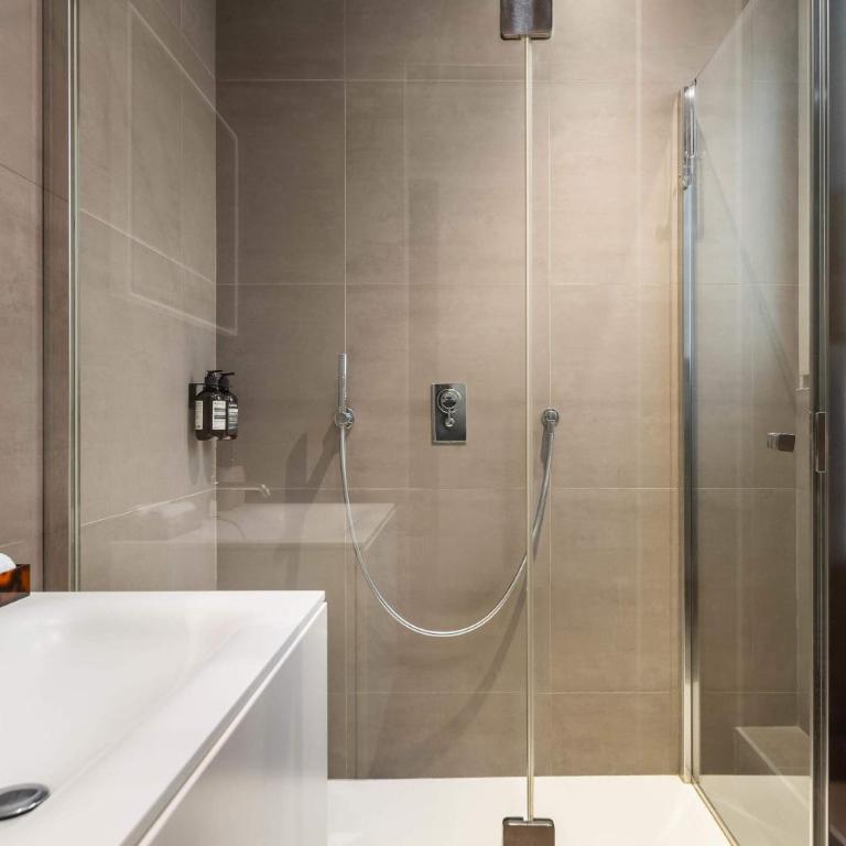 Champs Elysées Stylish Flat 2BR 6PPL - Two-Bedroom Apartment - 15