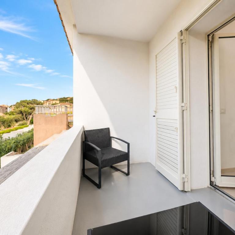 Ruoni Modern Rooms - Posizione strategica tra Santa Teresa, Palau e La Maddalena - Camera Matrimoniale Deluxe con Balcone - 17