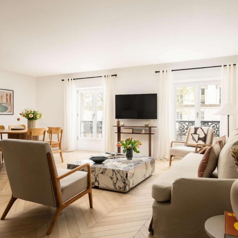 Brand New 3 Bedrooms Facing Madeleine St Honoré - Appartement 3 Chambres - 1