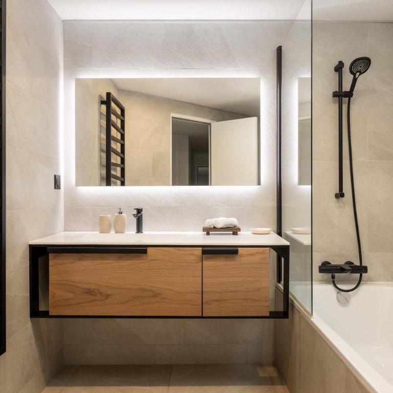 Brand New 3 Bedrooms Facing Madeleine St Honoré - Appartement 3 Chambres - 4