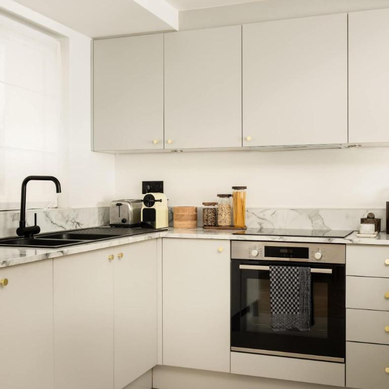 Brand New 3 Bedrooms Facing Madeleine St Honoré - Appartement 3 Chambres - 15