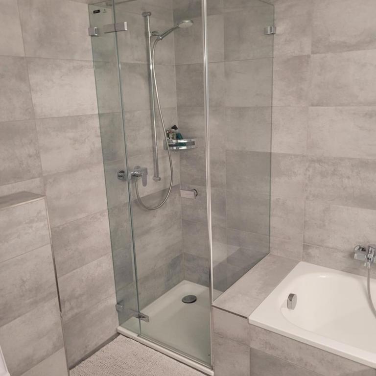 Garten-Wohnung in Adligenswil - Apartment mit 1 Schlafzimmer - 28