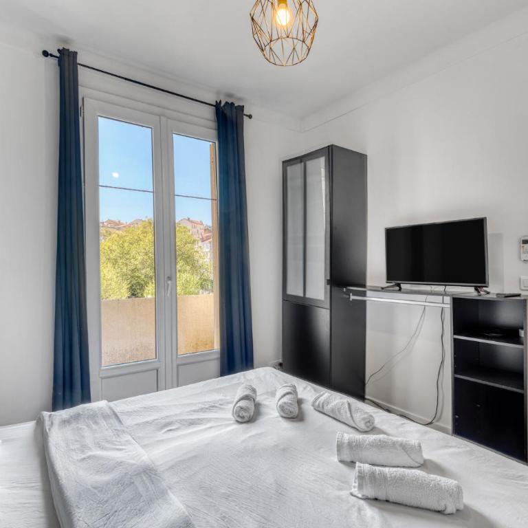 Spacious 2 Bed - 5 mn du Palais - Calme - Balcon - Apartment mit 2 Schlafzimmern - 5