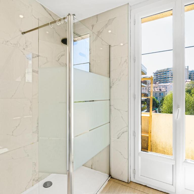Spacious 2 Bed - 5 mn du Palais - Calme - Balcon - Apartment mit 2 Schlafzimmern - 7