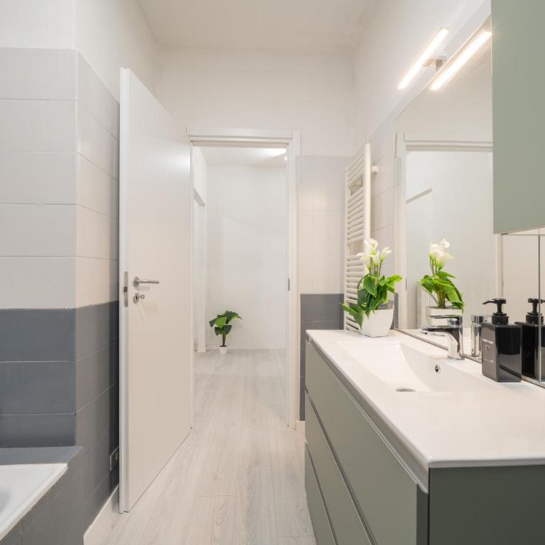 Como, Swiss 5 min - Lake at 10 min - Wifi, Parking - Appartamento con 3 Camere da Letto e con Vista - 3