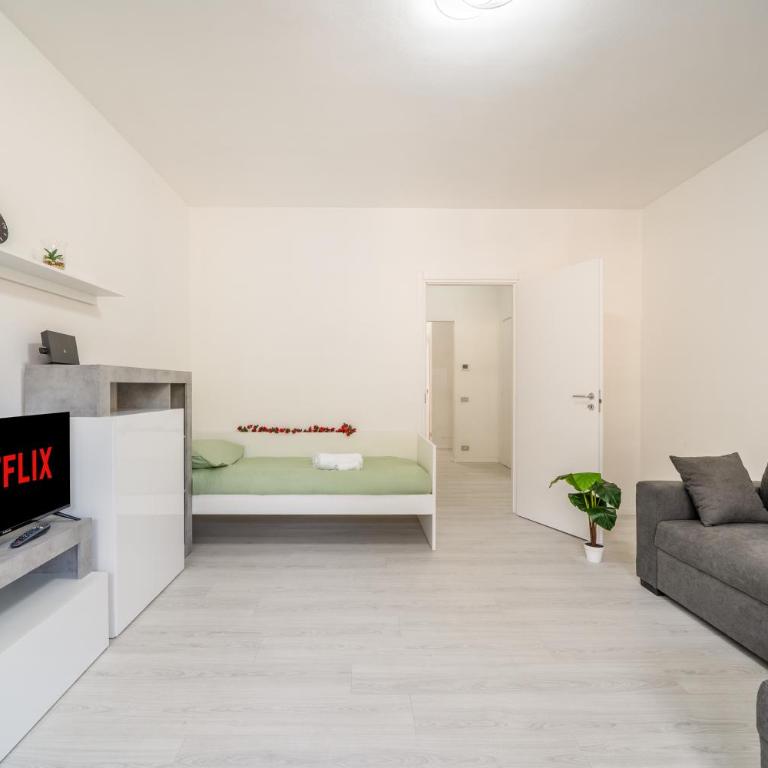 Como, Swiss 5 min - Lake at 10 min - Wifi, Parking - Appartamento con 3 Camere da Letto e con Vista - 25